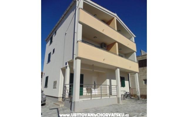 Apartmani Four Seasons - Pirovac - smještaj Pirovac Hrvatska