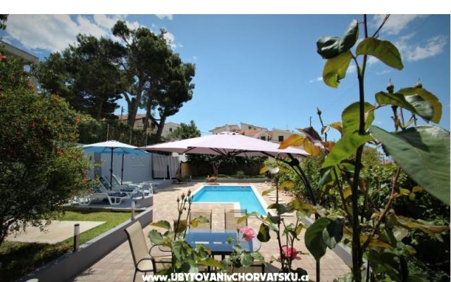 Wide Apartman with Pool  - smještaj Podstrana Hrvatska