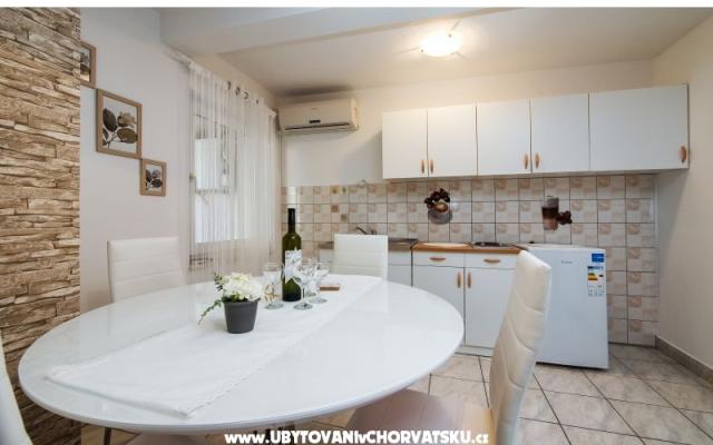 Apartmani Dane - smještaj Podstrana Hrvatska