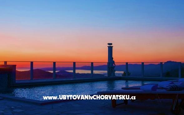 Villa Nino-Gornje Sitno - smještaj Podstrana Hrvatska
