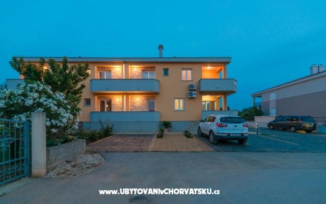 Apartmani Dora - smještaj Privlaka Hrvatska