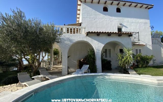 Villa Agata sa bazenom &amp; sauna - smještaj otok Rab Hrvatska