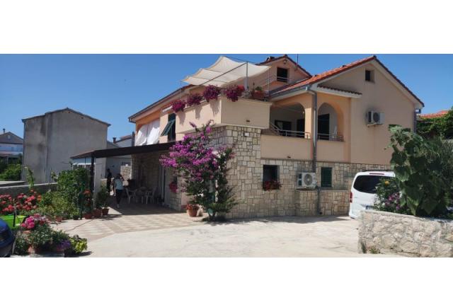 Apartman Lemi - smještaj Ražanac Hrvatska