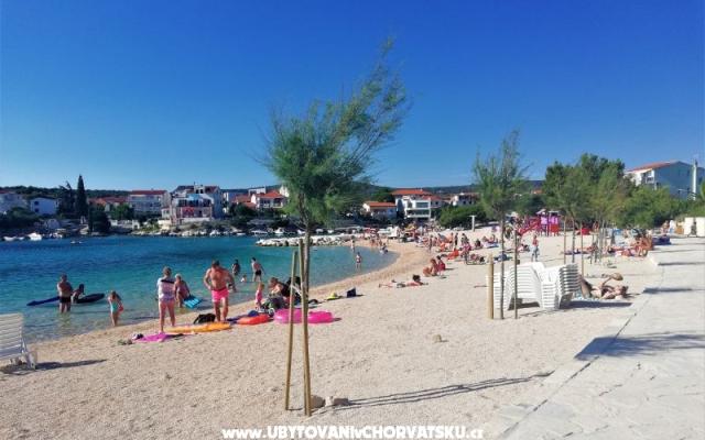Apartmani Doris - smještaj Rogoznica Hrvatska