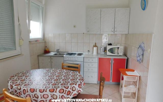 Apartmani Ljuba - smještaj Rogoznica Hrvatska