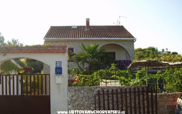 Apartmani Radmila - smještaj Rogoznica Hrvatska