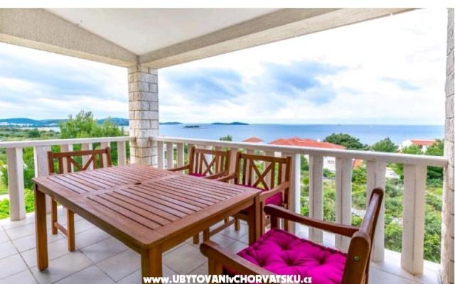 Apartmani Robi - smještaj Rogoznica Hrvatska