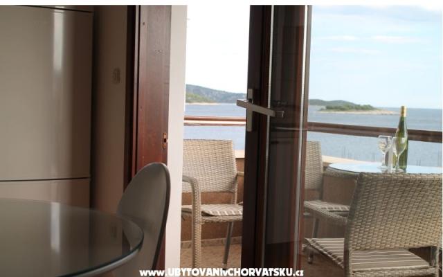 Apartmani Tomislav Brnas - smještaj Rogoznica Hrvatska