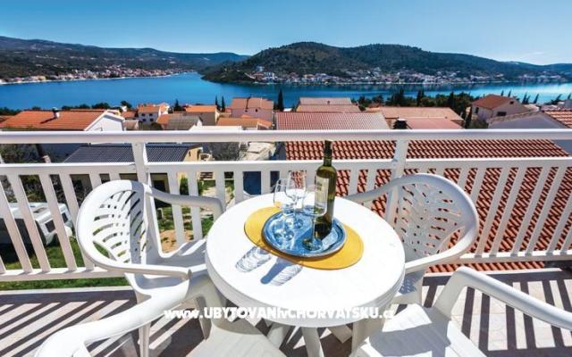 Apartmani Zdravka - smještaj Rogoznica Hrvatska