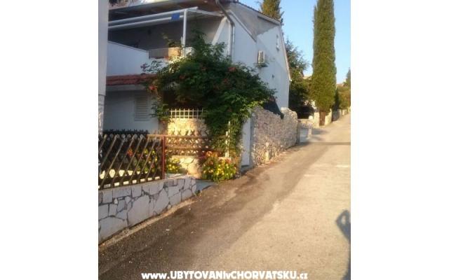 Apartmani Ena - smještaj Rogoznica Hrvatska