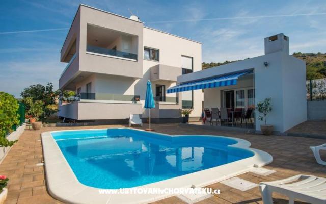Villa Brusnjak Zatoglav Rogoznica  - smještaj Rogoznica Hrvatska