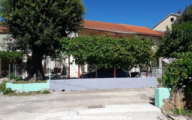 Apartman Stara kuća  - smještaj Šibenik Hrvatska