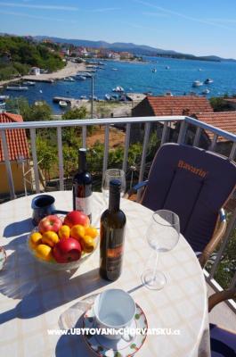 Beach house - Brodarica Šibenik - smještaj Šibenik Hrvatska