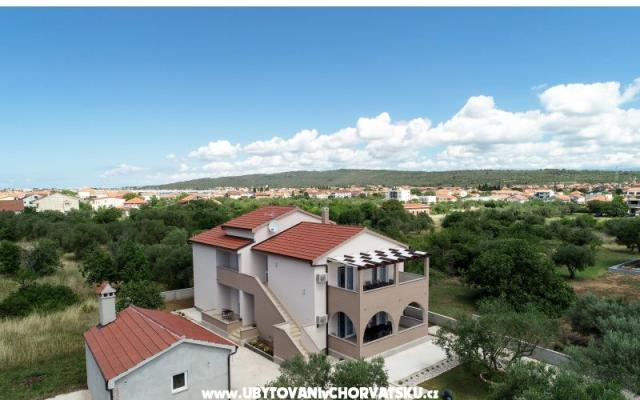  Apartmani J - smještaj Sukošan Hrvatska