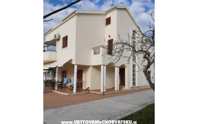 Apartmani Elvis - smještaj Sukošan Hrvatska