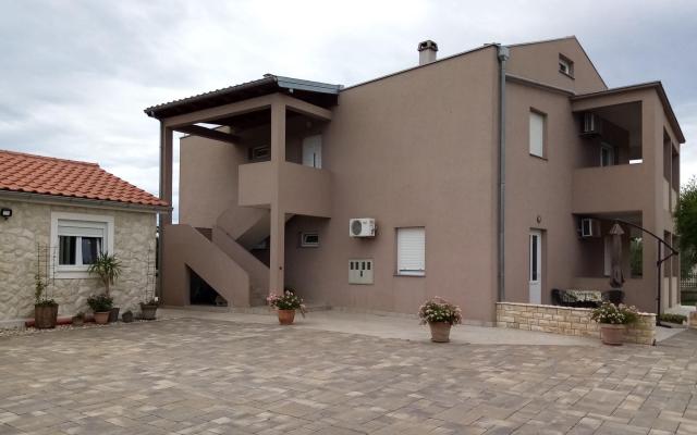 Apartmani Lara - smještaj Sukošan Hrvatska
