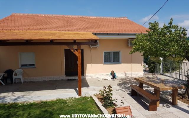 Kuča Gabriela - smještaj Sukošan Hrvatska