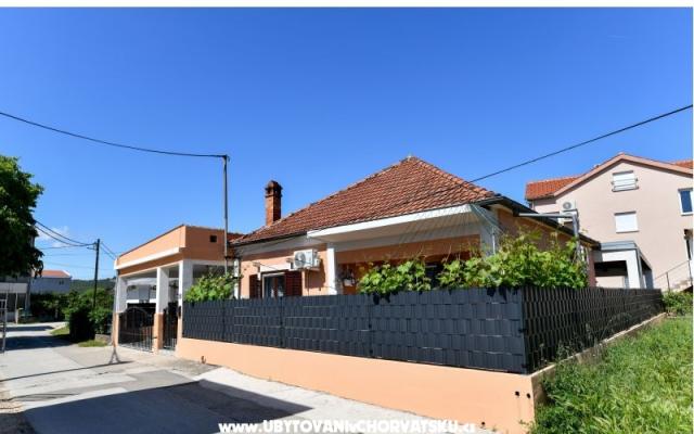 Kuća za odmor Magdalena - smještaj Sukošan Hrvatska