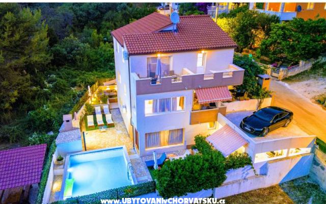 Bruno's Poolside Retreat - smještaj Trogir Hrvatska