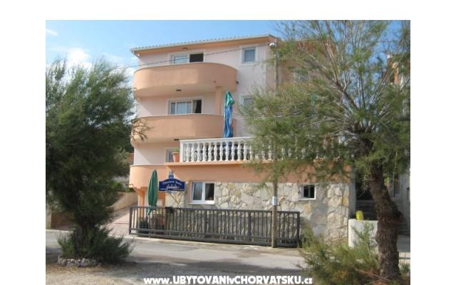 Marinovi Dvori - smještaj Trogir Hrvatska