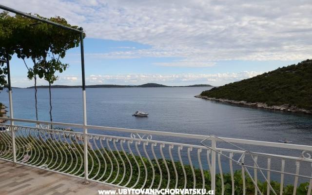 Beachfront apartments Maria Ljublje - smještaj Trogir Hrvatska