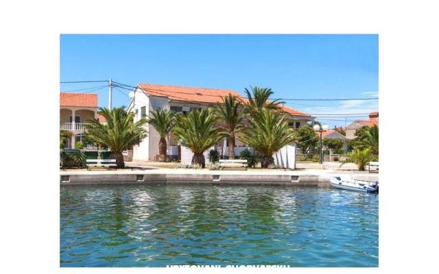 Apartmani Helena - smještaj otok Ugljan Hrvatska
