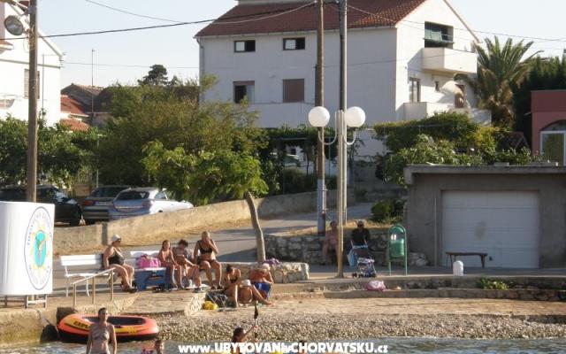 Apartmani Kalo - smještaj otok Ugljan Hrvatska