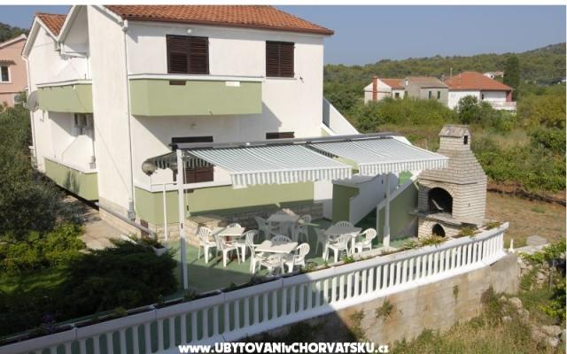 Apartmani Lonić - smještaj otok Ugljan Hrvatska