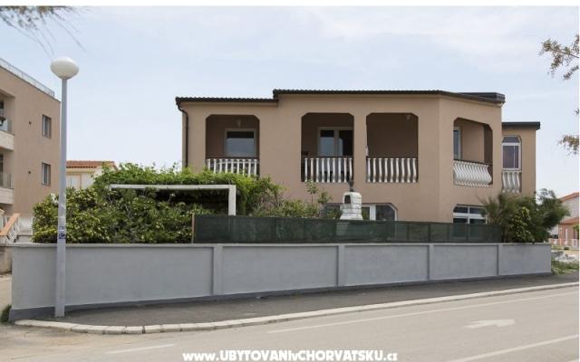 Apartmani Lilly - smještaj otok Vir Hrvatska