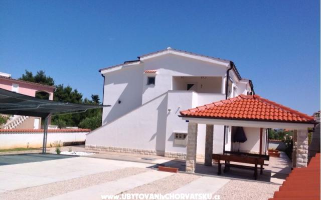 Apartmani Nono Ive - smještaj otok Vir Hrvatska