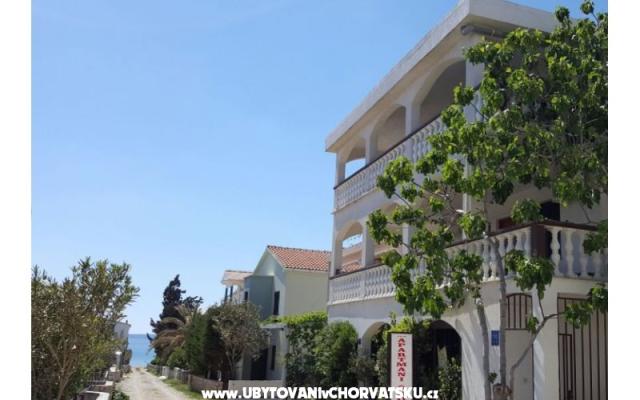 Apartmani Studio - smještaj otok Vir Hrvatska