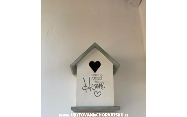 Apartmani Karolina - smještaj otok Vir Hrvatska