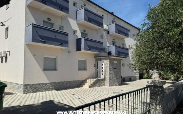 Apartman Lena - smještaj Vodice Hrvatska