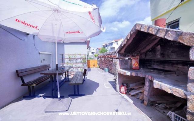 Apartman MIKA - smještaj Vodice Hrvatska
