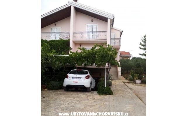 Apartmani Ema - smještaj Vodice Hrvatska