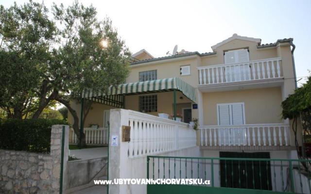Apartmani Ergić Bozena - smještaj Vodice Hrvatska