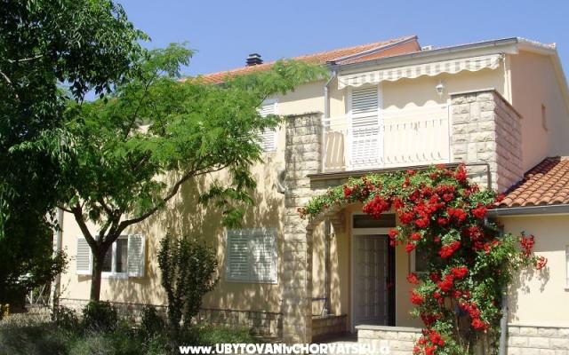 Apartmani Marija - smještaj Vodice Hrvatska