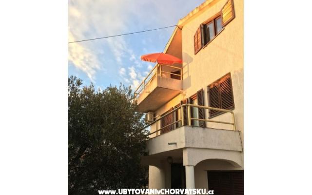 Apartmani Neptun and Jupiter - smještaj Vodice Hrvatska