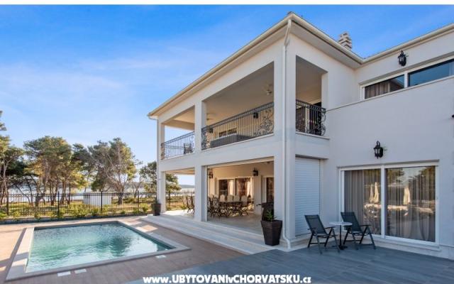 Villa CAROLUS Dalmatia - smještaj Vodice Hrvatska