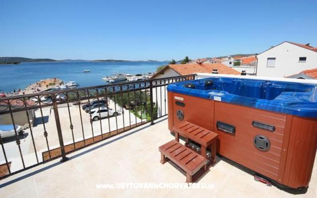 Villa Lucich I. - II. - smještaj Vodice Hrvatska
