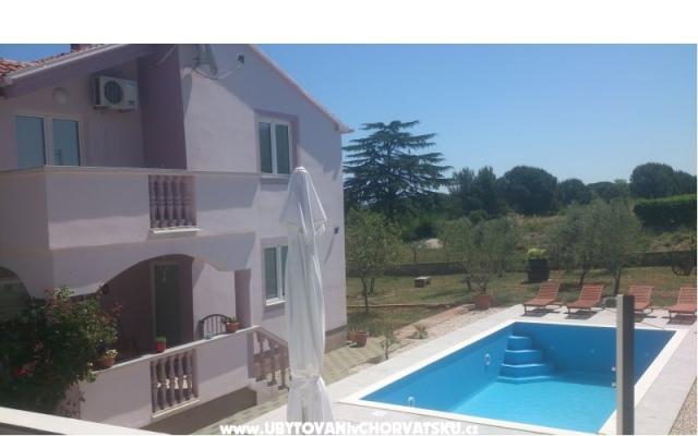 Apartmani with swimming pool-Crno - smještaj Zadar Hrvatska