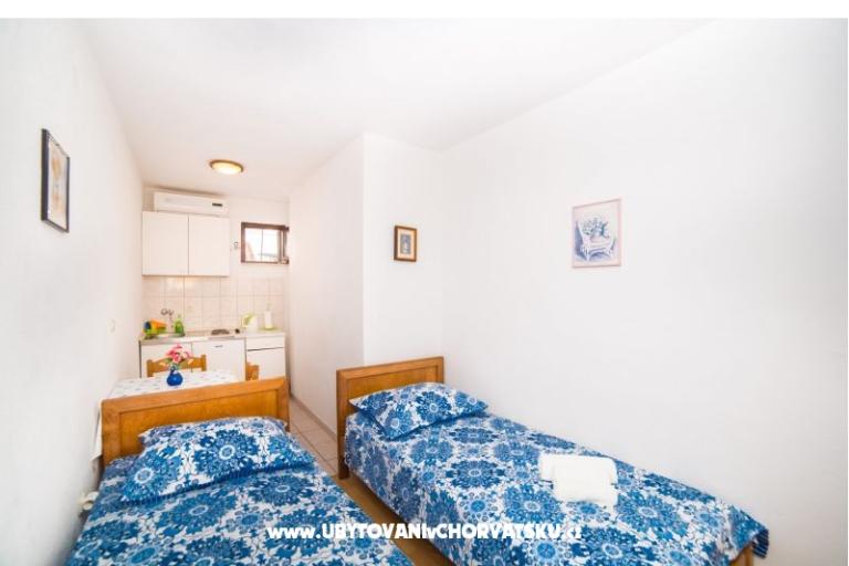 Apartmani with sea view – foto 17