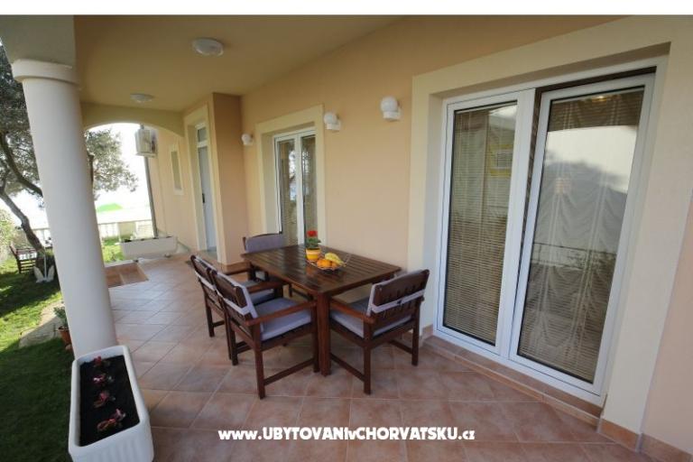 Apartmani First row to the sea – foto 10