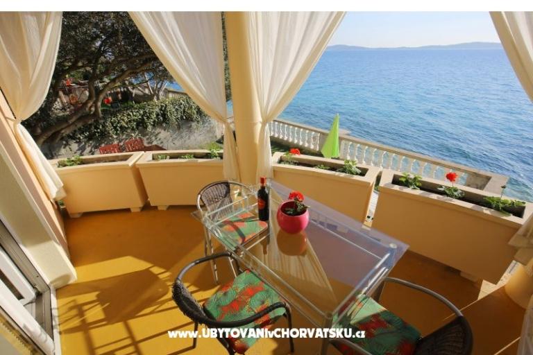 Apartmani First row to the sea – foto 15