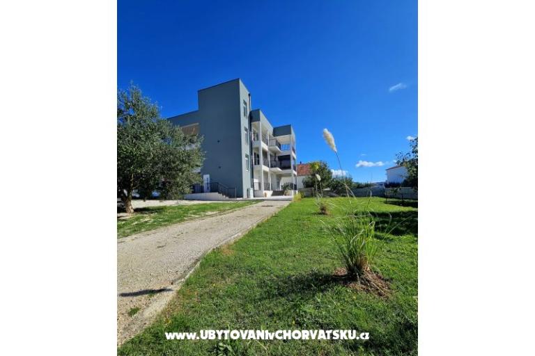 Apartmani Royal Holiday  – foto 12