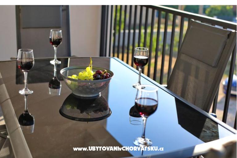 Apartmani Royal Holiday  – foto 9