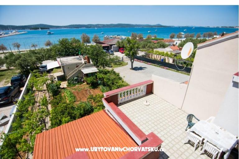 Apartman Anastazija i sobe RoLo uz  – foto 2