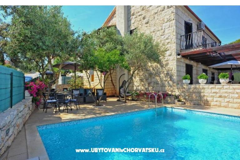Apartmani Bera, Julie i Edi – foto 3