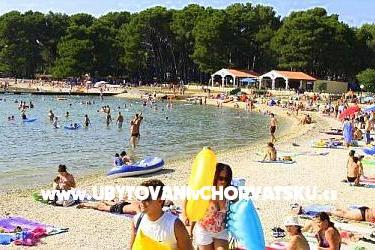 Apartmani Rudez - pool - jacuzzi  – foto 8