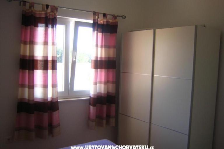 Apartmani Roje Sv. Filip i Jakov – foto 13